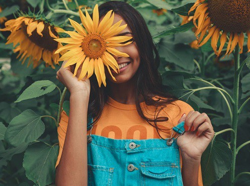 girl with sunflowers